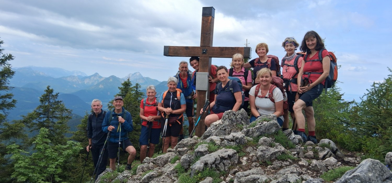 Einzigartige Gipfeltour zu Füßen der spektakulären Kremsmauer
