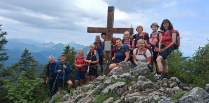 Einzigartige Gipfeltour zu Füßen der spektakulären Kremsmauer