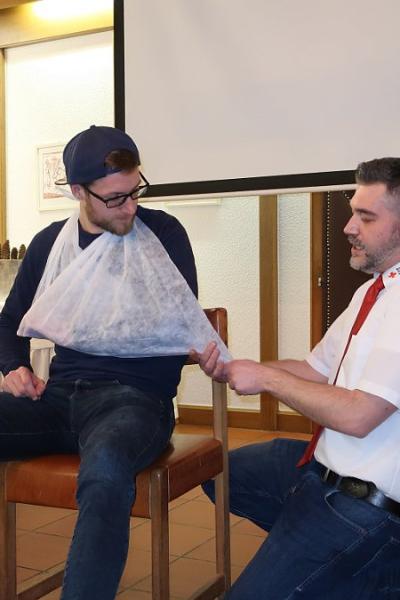 Hilfe Am Berg 0019 20221215 1843538326